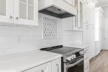 Backsplash - Luxury Canal Home